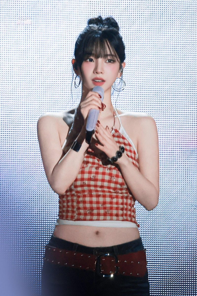 QwerWinten's tweet photo. 에스파 카리나 
너무 이쁘다 ㄷㄷㄷ

#카리나 #에스파 #KARINA #karina #aespa https://t.co/MC2FoIg1Xf