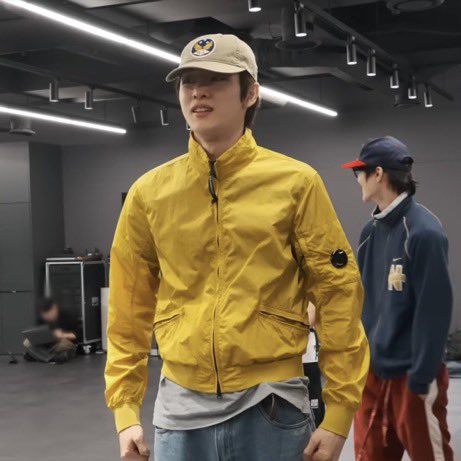zyongnen's tweet photo. cie ciein sumpah CIE CIEIN LAYAKNYA MEREKA TEMEN KANTOR KALIAN TERUS KITA JEBAK BIAR PULANG GONCENGAN BARENG https://t.co/l2qTRuoclE