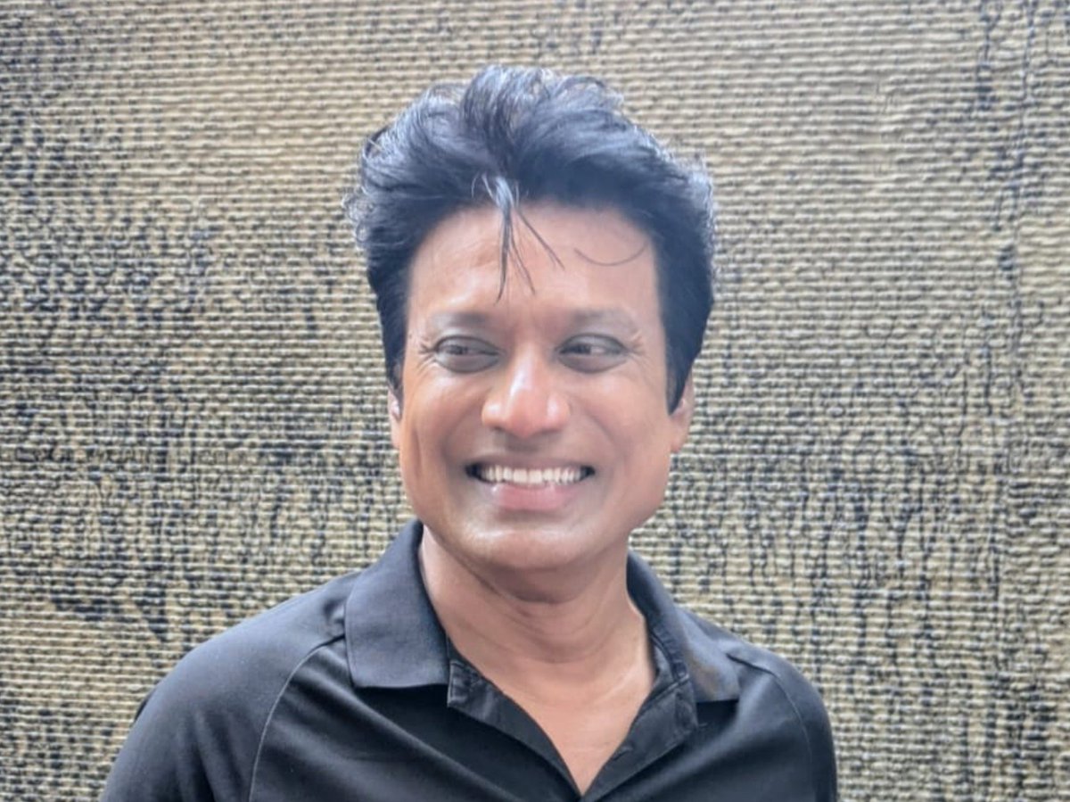 acco_mix's tweet photo. Happy birthday, @iam_SJSuryah sir🎉
Japanese fans love your smile and your excellent works. You are always in our hearts❤️❤️❤️ We are all waiting for you🥰 https://t.co/kFqKx8KqLm