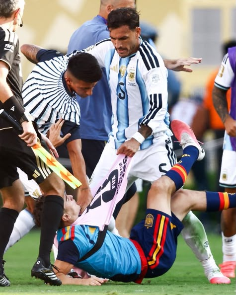 JulienUSA's tweet photo. While Cape Verde is set to enjoy a big boost in tourist visits after their strong World Cup performance, I'm really curious about Argentina. With such a poor international image right now, I bet very few people will want to visit this team of thugs https://t.co/eB69kheddR