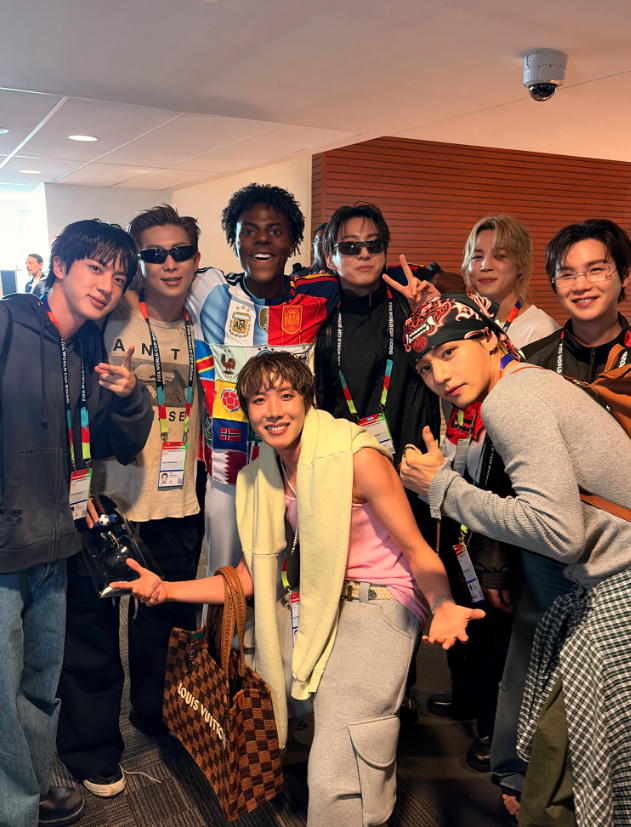 AboutMusicYT's tweet photo. IShowSpeed shares a new photo with BTS:

"yes i'm a fan" https://t.co/2EV0yPeKbD