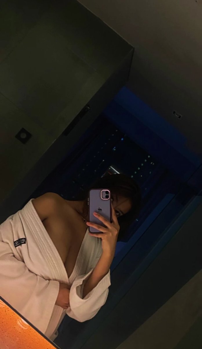 windarohaeni's tweet photo. new account, new post, new journy, nice to meet you untuk poeple x my name is winda rohaeni👌 https://t.co/k067dCNl3t