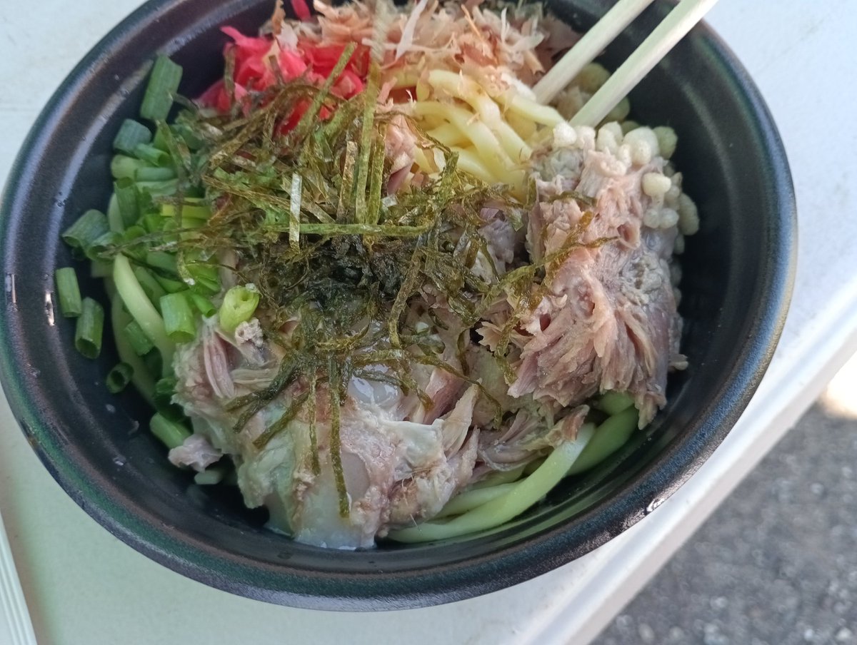 yachi0721's tweet photo. 生麦にライブ見に来た😆
ソーキそばのまぜそばめちゃくちゃ美味しい😊 https://t.co/g9875e4vKw