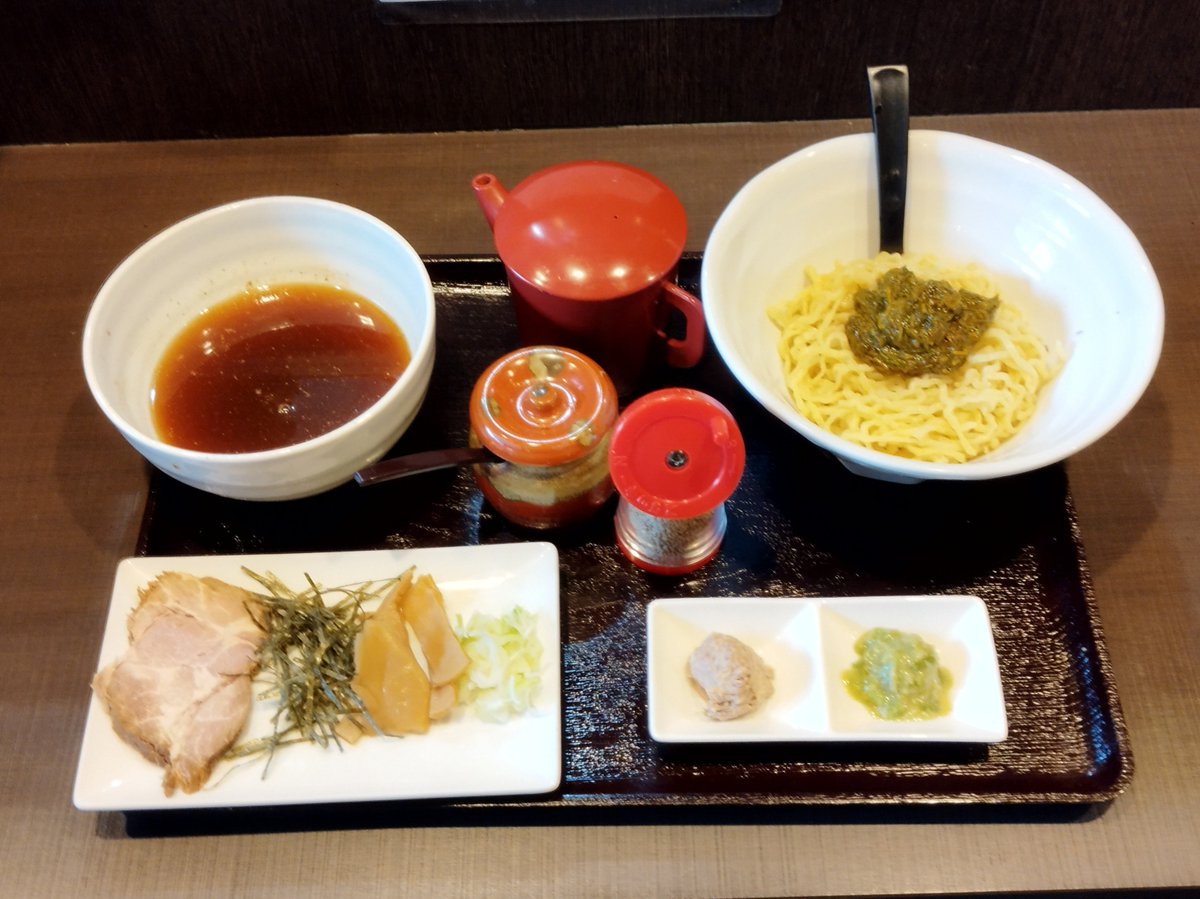 hiroto_yono's tweet photo. 7月21.22.23日ディナータイム限定💫
深浦町鮮魚海藻問屋　
　　　　　大船海産　あかもく使用

浜る！旨ネバ

あかもくつけ麺✨

つけ汁は温or冷からお選びください

刻み山葵or梅干しor柚子胡椒
をお選び出来ます

チャーシュー・メンマ・葱
サバペースト・刻み海苔
すり胡麻・魚粉・割スープ付 https://t.co/EpyybSKPOy