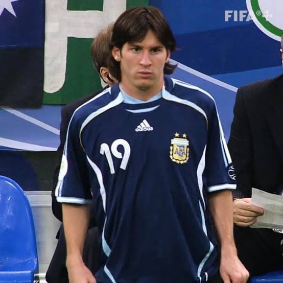 granTurism01's tweet photo. Argentina in the World Cup With and Without Messi

🔵WITHOUT Messi.
1990 - Runner Up
1994 - Round of 16
1998 - Quarter Finals
2002 - Group Stage
2006 - Quarter Finals

🔵WITH Messi
2010 - Quarter Finals
2014 - Runner Up 💔
2018 - Round of 16
2022 - Champions✅🐐
2026 - Runner-up

Don’t cry because it’s over.
Be happy it happened.🥺🐐🐐