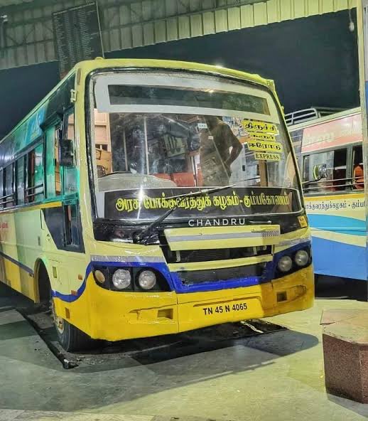 leochordia's tweet photo. தவெக ஆட்சியில மஞ்சள் நிரந்துல பேருந்து விட்டா தான் பொங்குவோம்… மத்தபடி திமுக ஆட்சியில மஞ்ச கலர்ல பேருந்து விட்ட போது ஆஹா ஓஹோனு சொம்பு தூக்குவோம்…. https://t.co/T2We8JoEPw