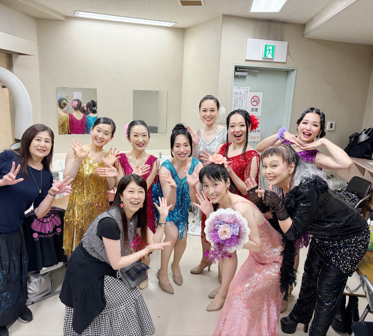 yurikofuchizaki's tweet photo. 今年の上野も感動でした🥰
お客様の熱量がすごかった〜
ありがとう！サクラ大戦🌸
#サクラ大戦上野フェス
#横山智佐#伊倉一恵#高乃麗
#田中真弓#麻生かほ里#氷上恭子
#サクラダンサーズ https://t.co/RpPShRFlm4