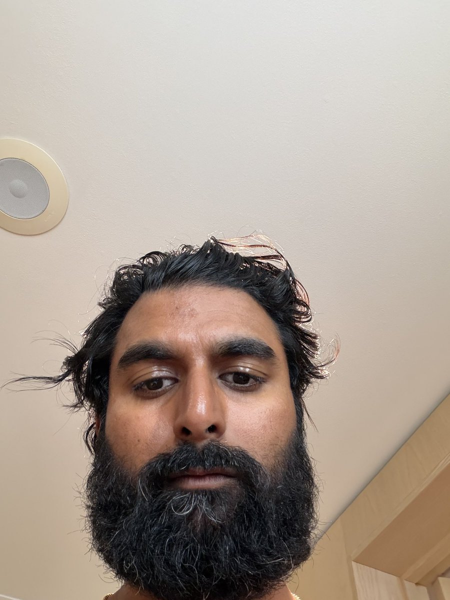 launders tweet media