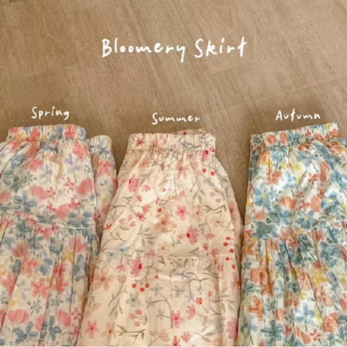 aisyaaranii's tweet photo. Rok katun yg nyaman banget dipake karna bahanya seadem itu🌬 Morif bunganya ga kalah cantik bikin yg make jdi feminim aura bgt🌸🌼✨

https://t.co/g3IffsTdzn https://t.co/qA3DrAgiCY