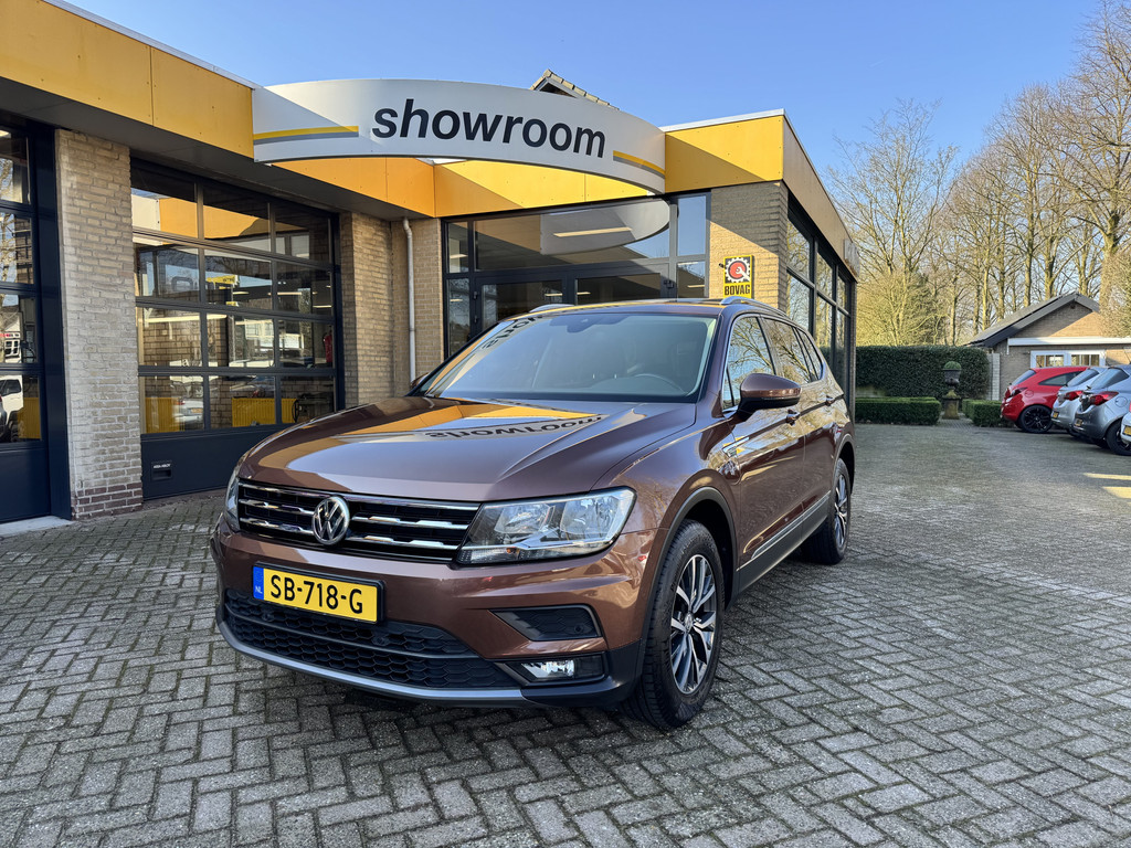 Opeldendungen's tweet photo. Tijdens onze vakantie kun je wél al onze occasions bekijken op de website zoals deze Volkswagen Tiguan Allspace 1.4 TSI Comfortline. Ruim, comfortabel en compleet uitgerust met Climate Control, Navi, CarPlay en een prachtig panoschuifdak.
👉https://t.co/Yt9fGgK3Sx
#occasion #VW https://t.co/FugdFYDjSX