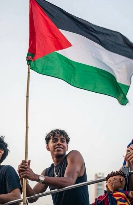 rastablanco's tweet photo. 1) La Spagna ha condannato  il #genocidio in Palestina 

2) La Spagna e’ il paese dell’Eurozona col PIL più alto 

3) La Spagna e’ il maggior importatore di gas russo

4) La #Spagna è campione del mondo in faccia a #trump 

5) La Spagna è #socialista e popolare

#campeones 🇪🇸 🇵🇸 https://t.co/QfslUI9u04