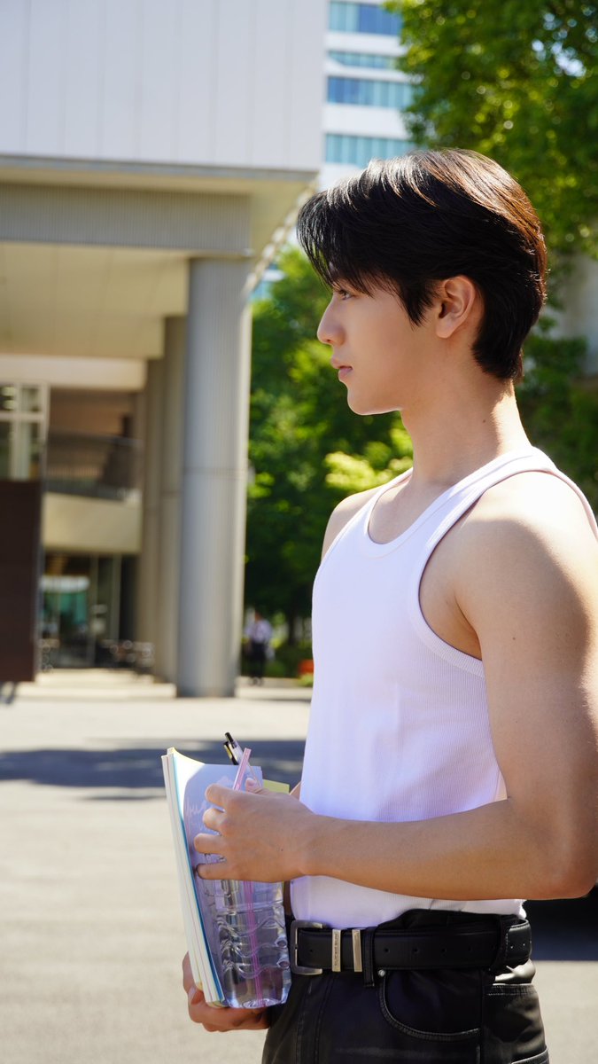 yourskyhare_mx's tweet photo. ＼📷 #ユアスカ 撮影メモリー🌤️

蒼空先輩！！の急な視線パート2👀

TOKYO  MX 🌤️𝟖月𝟏日スタート！
毎週土曜深夜𝟐𝟓時𝟑𝟎分

#福田歩汰 (DXTEEN)
#相原一心 (ONE LOVE ONE HEART)

☀️今日は海の日！放送まであと12日☁️ https://t.co/vPGc4NCqpg