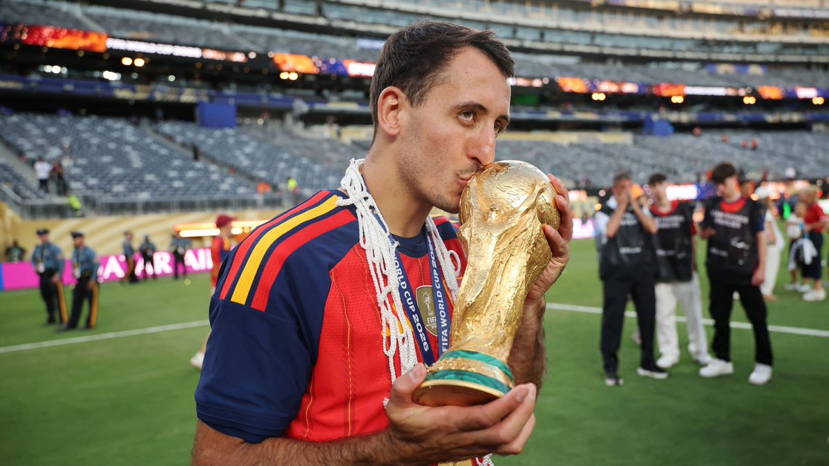 DriblabES's tweet photo. Mikel Oyarzabal es el delantero con el mayor número de desmarques de apoyo (30) y de desmarques en profundidad (45) en este Mundial. https://t.co/oltWos7lHS