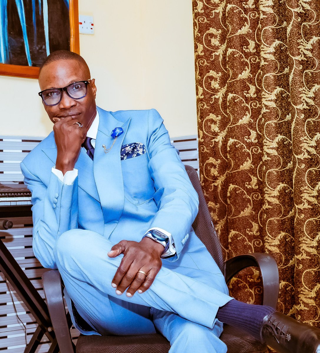 yomiolufiade's tweet photo. I pray for you today, my dear friend; that you'll see the good hand of God work wonders in your favor. This week, &amp; the remaining days of this year, all that see you will attest, you're the blessed of the Lord. In the name of Jesus! 

#letuspraywithYomiOlufiade #newweekblessings https://t.co/QxCjaP7yMd