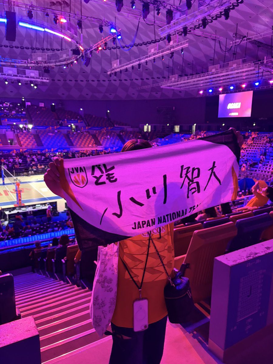 0625_0410's tweet photo. 2年ぶりにVNLも男子現地参戦して観れてとても幸せだった、12連勝で全勝して決勝ラウンド進むのかっこよすぎるSPYAIRも久しぶりにライブ見れた https://t.co/sMMgEax29l