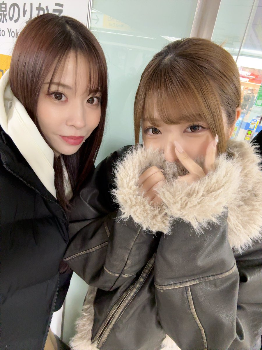 janbari_shizuka's tweet photo. ジュンちゃん面白すぎて朝から沢山笑わせてもらいました❀
ジュンちゃんとの時間本当好き🧚‍♀️
次はBTSだ！楽しみヾ(*'∀`*)ﾉ

本日もクロススタイルの収録に
#プレイランドキャッスル天白店様
お越しくださった皆様ありがとうございました♪ 
お話があまりできずごめんね🙇
色んな所から来てくれてみんなの顔見れて嬉しかったよ！😌感謝🫂

また来店できたらいいな〜⭐️
３連休最後まで楽しんでくださいね！
#PR

写真撮り忘れ過去のぺたっ