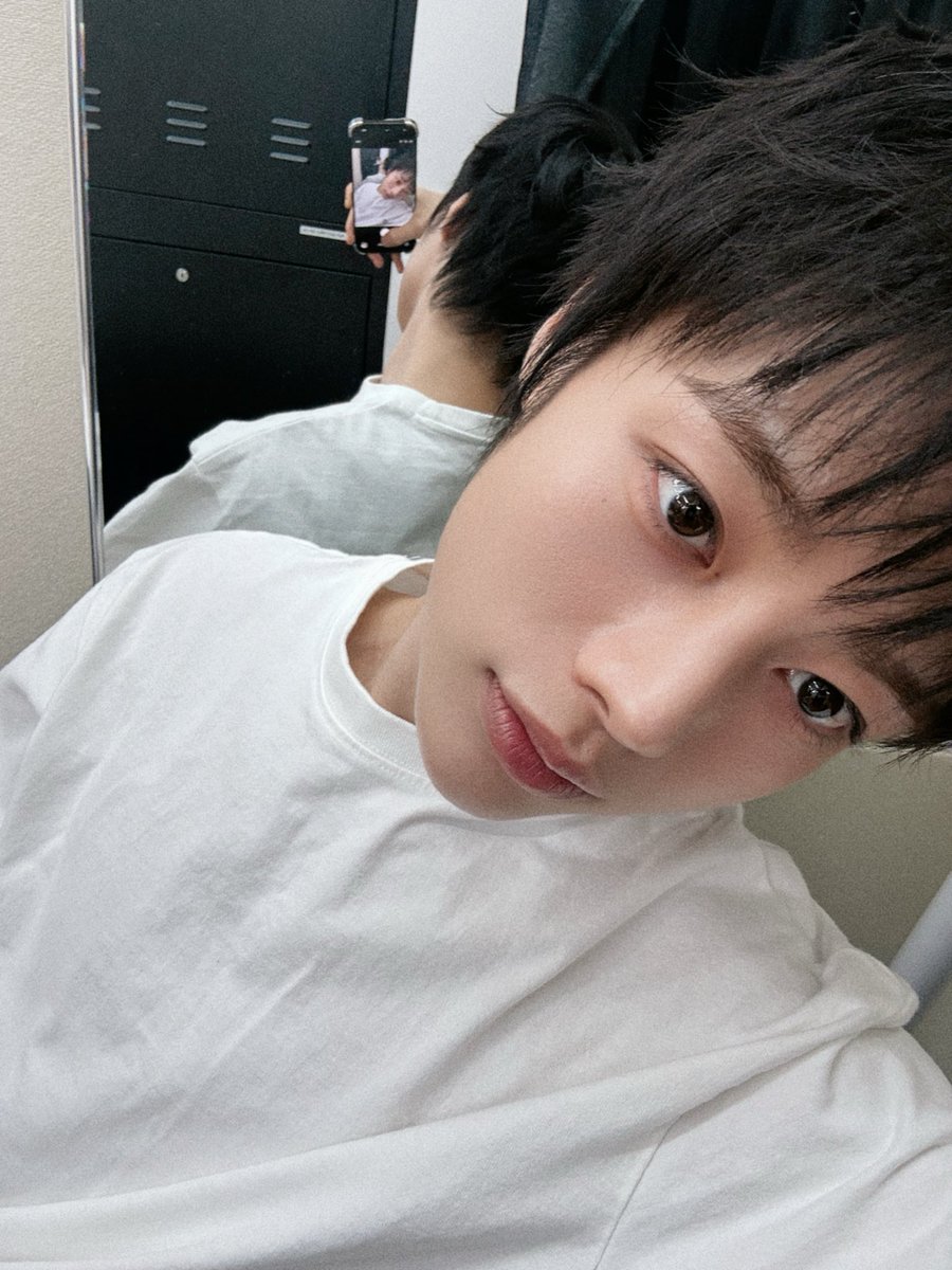 TPST_twt's tweet photo. [#한빈] iE들 월요팅~ 🥰❤️ https://t.co/fa8GNwTYwt