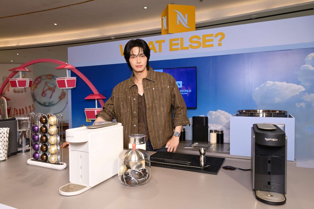 LookAround_TH's tweet photo. เนสเพรสโซ เปิดประสบกา���ณ์ ‘Nespresso Vertuo World’ ชวน ‘คิม โกอึน - ชมพู่ อารยา - วิน เมธวิน’ ร่วม ‘PRESS TO EXPLORE’ ถ่ายทอดโมเมนต์ไลฟ์สไตล์กับกาแฟแก้วโปรด

🔗 https://t.co/QKY56oKLT3

#Nespresso #VertuoWorld #PresstoExplore 
#KimGoEun #김고은
#ChompooAraya
#winmetawin

เปิดประตูสู่โลกใหม่แห่งการค้นพบ เพราะกาแฟทุกแก้วของเนสเพรสโซ พร้อมพาคุณออกไปสัมผัสแรงบันดาลใจ รสชาติ
และประสบการณ์ใหม่ ๆ ได้ในทุกวัน