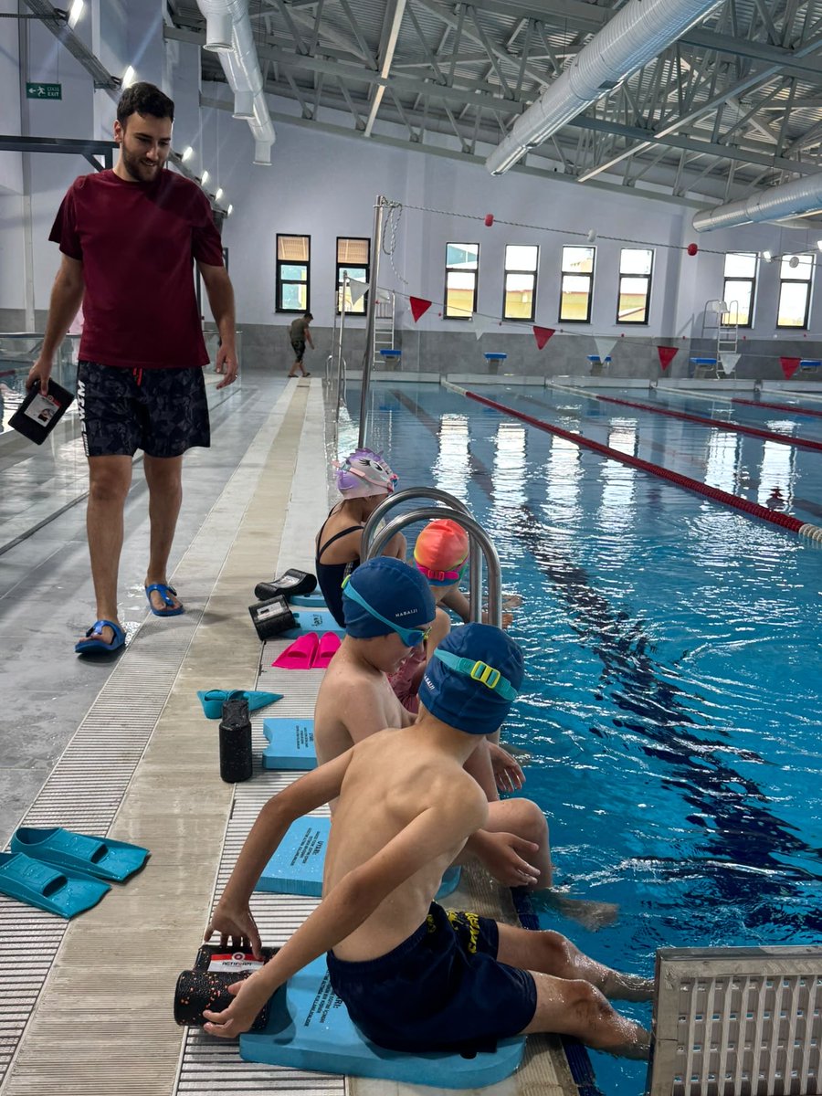 ozanbileyci's tweet photo. Ergene Yarı Olimpik Yüzme Havuzunda Kayıtlar Alınmaya Başladı

Ergene Yarı Olimpik Yüzme Havuzunda açılış öncesi son hazırlıklar tüm hızıyla sürerken, temmuz ayı sonu itibarıyla başlaması planlanan yüzme eğitimleri için 7 yaş ve üzeri çocuklara yönelik ön kayıt süreci başladı. https://t.co/L8OKP0dTm2