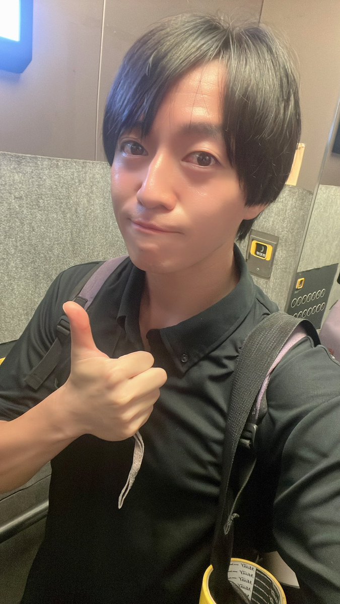 11051023's tweet photo. 今日も頑張りましたー🔥
お昼食べ逃したのでアイスで茶を濁してご帰宅✨️
明日は現場お休み⸜(*˙꒳˙*)⸝
現場はね！

イベント運営マニュアルと進行台本作んなきゃだし、
新しいパッケージのツール作成もしなきゃ！
青ピンの香盤表もまとめたいし、
#SVSII のアクション整理と情報公開もしなきゃ！ https://t.co/9u1NqYOBcy