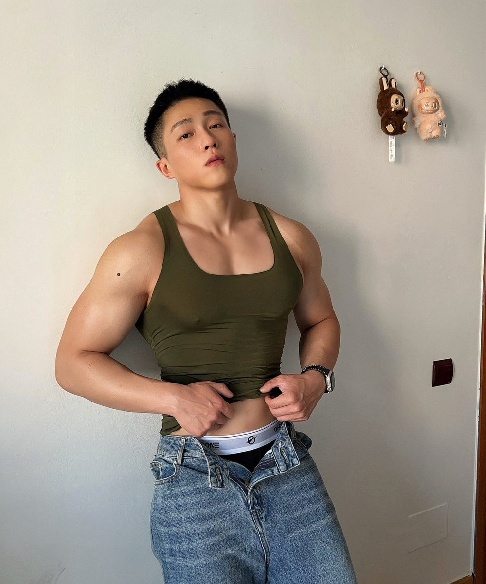 zfsltxtvgnuwov's tweet photo. 彩虹男孩🌈，带着色彩的梦，走过岁月长廊 福建同志 福建MB https://t.co/71uNNahw68