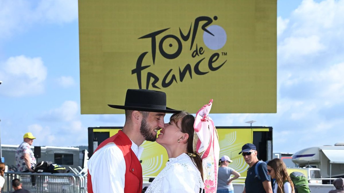 F_Bierry's tweet photo. 📸🚴‍♂️[TOUR DE FRANCE] Souvenirs d'une grande fête populaire sur les routes d'#Alsace samedi 18 juillet, avec des dizaines de milliers de spectateurs le long des routes, de @mulhouse au Markstein...
🟡⚪️🔴🟢
#CollectivitéEuropéenneAlsace #SchmoutzDAlsace #TDF2026 #TourDeFrance https://t.co/GiNmDyzBQW