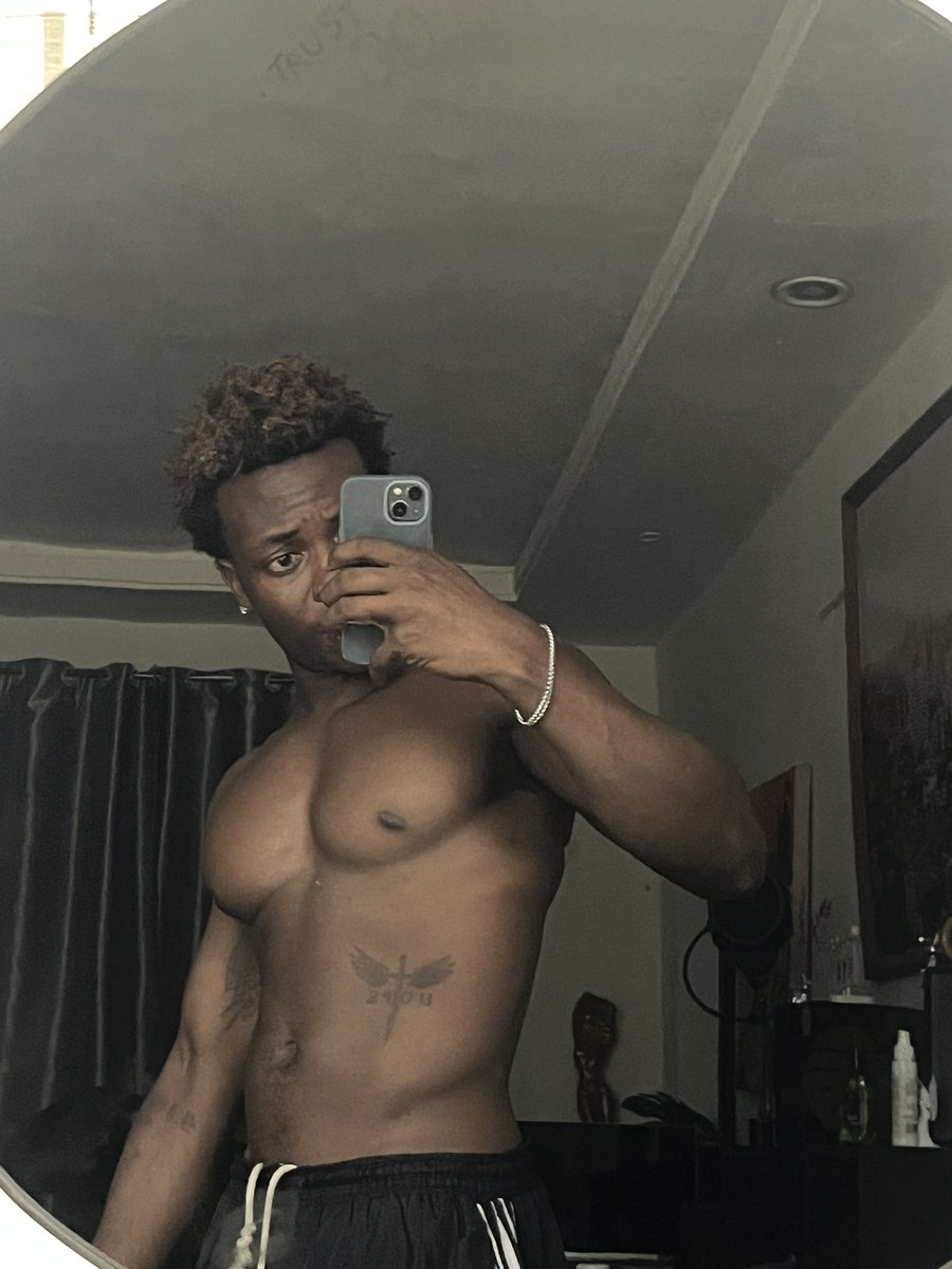 strawmahn_'s tweet photo. Hi I’m StrawMahn
I’m a Music Artist, Producer &amp; Tattoo Artist 
Hope I find peace here ❤️‍🩹 https://t.co/jhfHbjIV74