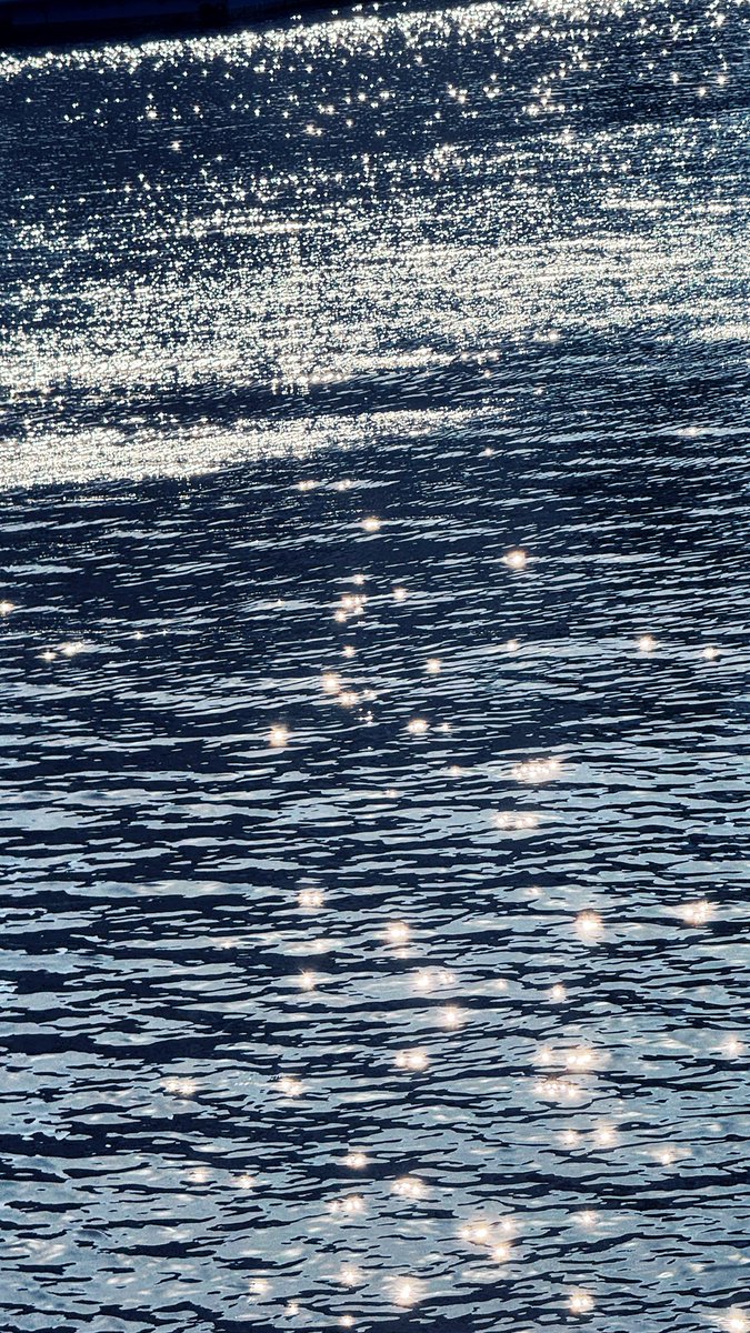 qqqq_happy's tweet photo. Yokohama felt quiet in the sea breeze.
📷@Handy81259423
#QQview
#Yokohama
#写真好きな人と繋がりたい https://t.co/7zUheafaL4