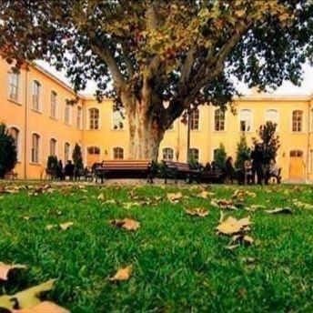 fsmvuecon's tweet photo. Neden (FSM) iktisat 8: 

İstanbul’un kalbinde eğitim al, zengin kültürünü, tarihini ve çeşitliliğini yaşa. 
Haliç kampüsümüz, akademik hayatla şehrin canlı ritmini bir araya getiriyor.

#FSMecon #FSMiktisat #iktisat #economics https://t.co/boxfFQUJnB