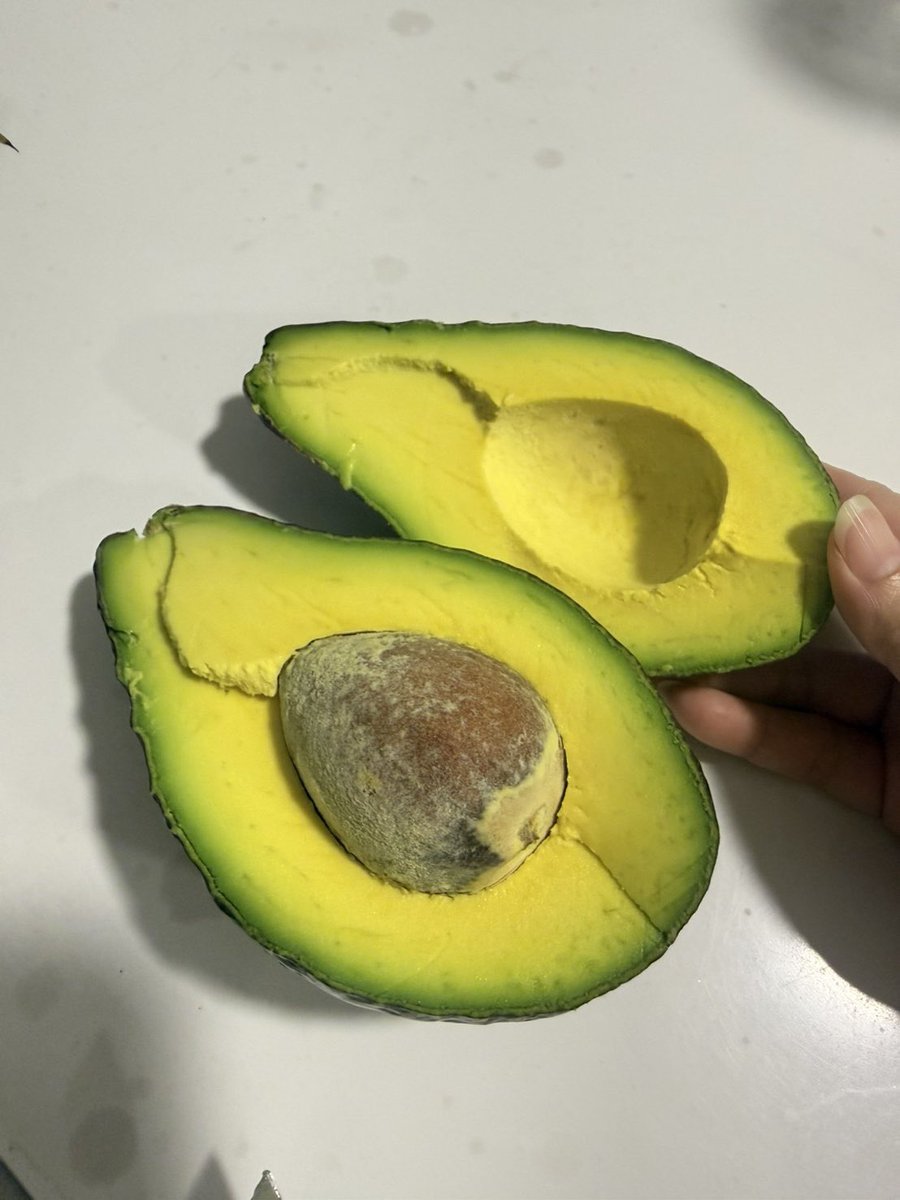 Busaba_01's tweet photo. มี 2 ขนาด ให้เลือก
ขนาด👉🏻 ไม่มีผลต่อรสชาต
🥑ลูกค้าที่คุมน้ำหนัก อาจจะเน้นขนาดกลางๆ
🥑 ลูกค้าที่ชอบทานความอร่อยแนะนำขนาดใหญ่เลยค่ะ ทานเนื้อจุกๆอิ่มๆไปเลย

A 2-3ลูก/โล กิโลละ 120 บาท
B 4-6ลูก/โล กิโลละ 100 บาท

📍 2 กิโลขึ้นไป จัดส่งฟรี💕

ช่องทางการติดต่อ
https://t.co/e4j9Eeofs5 https://t.co/wPLdwGyBc7