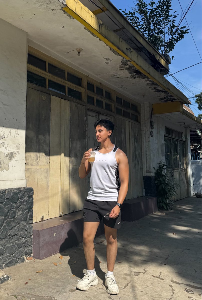 dannysreza's tweet photo. woke up early for a morning walk (and coffee) https://t.co/tefeyLSwh8