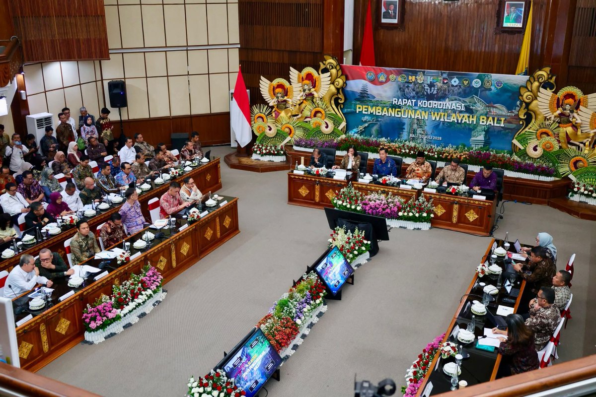 PDemokrat's tweet photo. Melalui sinergi seluruh pihak, Kementerian Koordinator Infrastruktur dan Pembangunan Kewilayahan berkomitmen mendorong pembangunan Bali yang terintegrasi, tangguh, dan berkelanjutan, sehingga mampu menghadirkan kesejahteraan bagi masyarakat sekaligus menjaga warisan alam dan budaya untuk generasi mendatang.