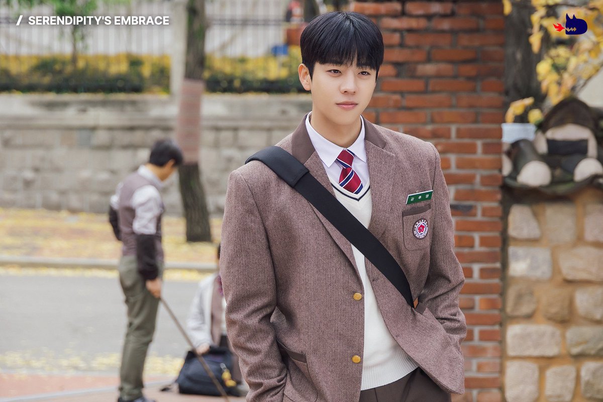 studiodragonKR's tweet photo. Finding this post on its 2nd anniversary? Maybe it's serendipity💛
Celebrating the 2nd anniversary of the drama of your lifetime, #SerendipitysEmbrace

#스튜디오드래곤10주년 #어쩌면당신의인생드라마 
#StudioDragon10th #DramaofLifetime https://t.co/CEshTvNsUc