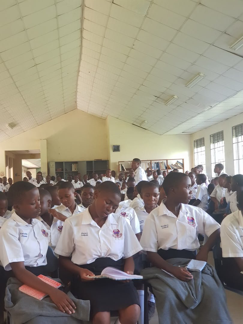 AdornLifeOrg's tweet photo. #HealthEducation 
Our Team Interacting with the Students of Kasese Secondary School Preaching about Menstrual Health, Teenage Pregnancies, UTIs and STIs among other health determinants plus career guidance.
Thanks to ALL the Medical Team that made this happen. https://t.co/iHFibUC67L