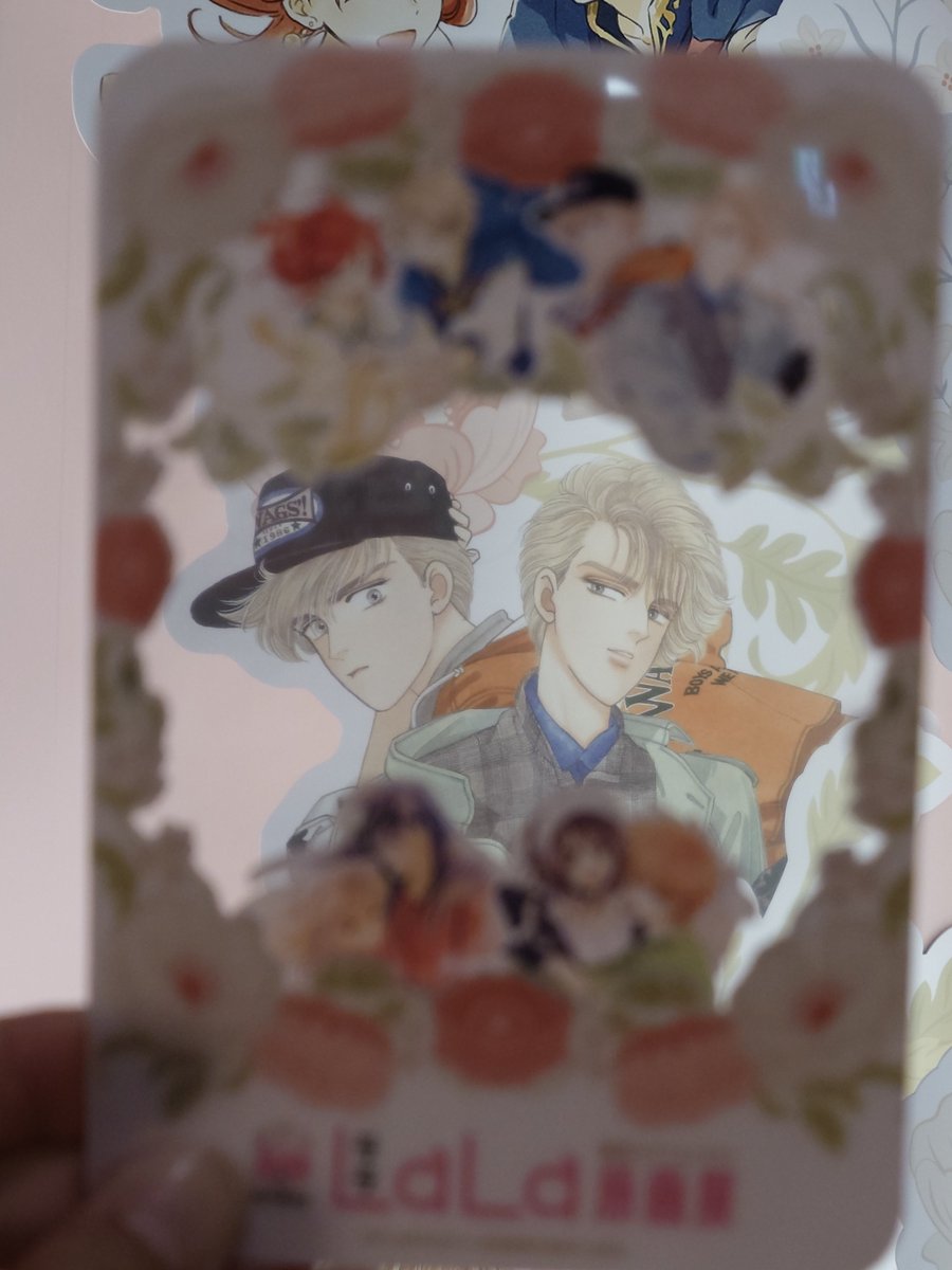 fumimaron's tweet photo. LaLa50周年原画展、行ってきました✨️
入口から進めなくる、過去表紙の展示…
前半は撮影不可のエリアでしたが、その分じっくり観てきました。
後半は撮影可能だったので、夏目や桜蘭高校などを📸してきました。

入場特典のイラストカード、欲しい絵柄があるので来週また行きます♪
 #LaLa50原画展 https://t.co/565PoD1OJK