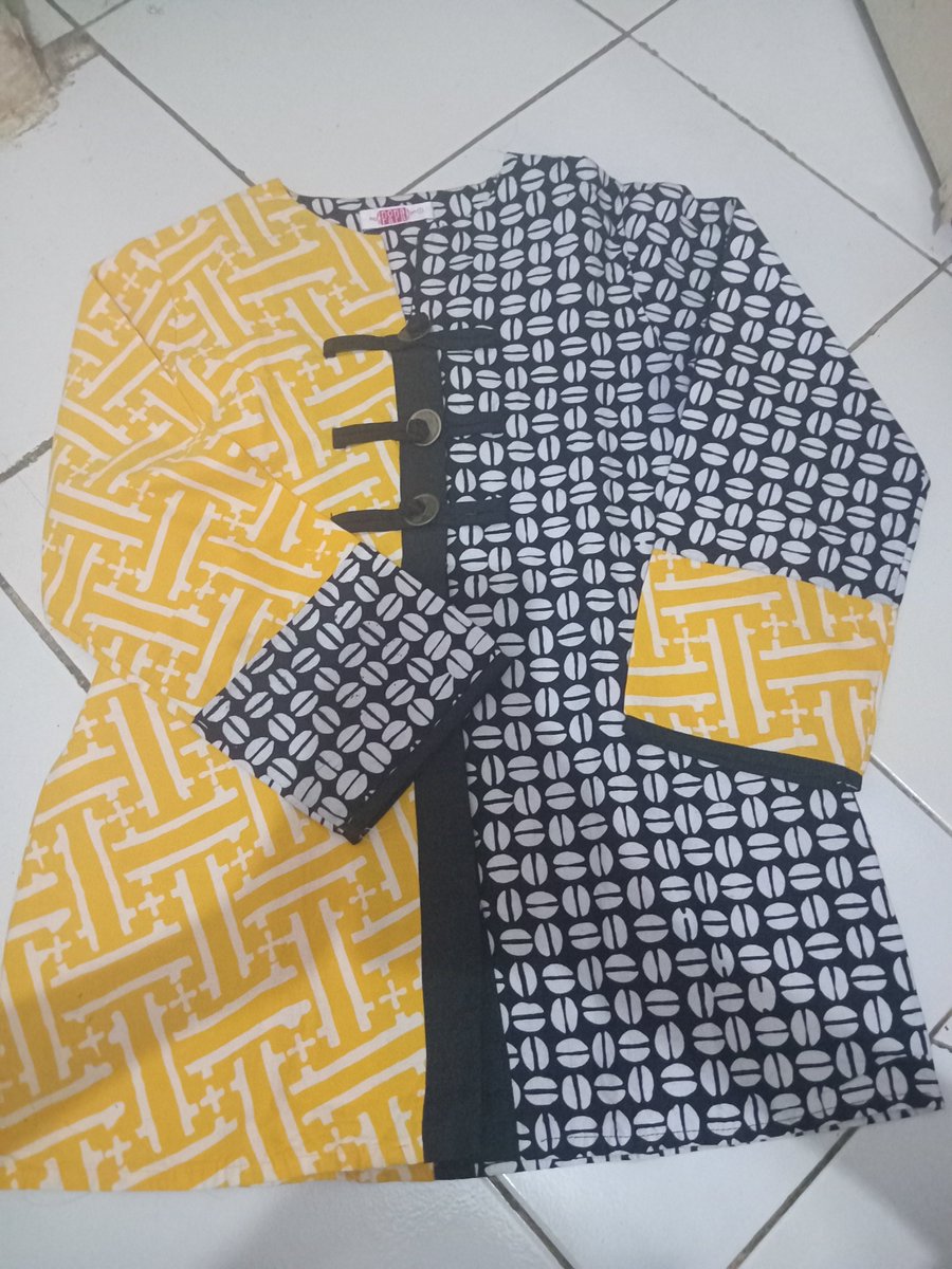 iovedbyharuto's tweet photo. wts batik nona rara 60k https://t.co/6TMXye0Tyv