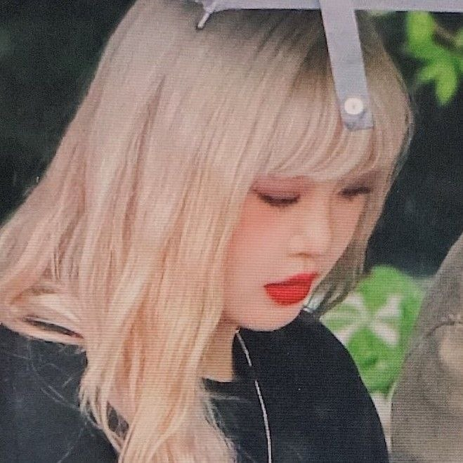 so_cherrygarden's tweet photo. day 3764975 of missing #soojin as a blonde https://t.co/UicmQ2lyh8