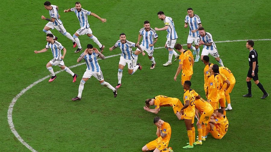 solofichajes123's tweet photo. Argentina cuando gana / Argentina cuando pierde https://t.co/RTugar8L45
