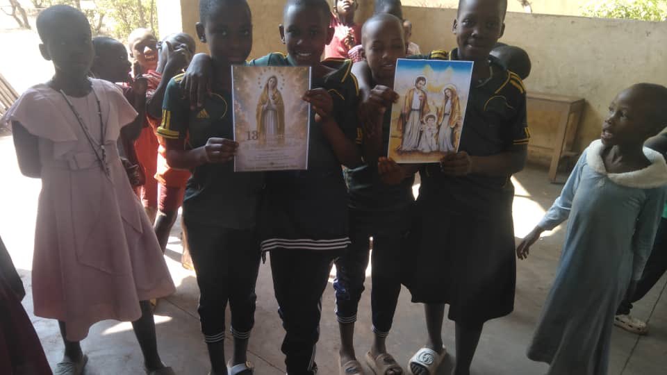 ASCUJM's tweet photo. Apostolado de los Sagrados Corazones Unidos de Jesús y de María en Tanzania 🇹🇿 ❤️‍🔥❤️‍🔥 https://t.co/ZbLPyP3Akv