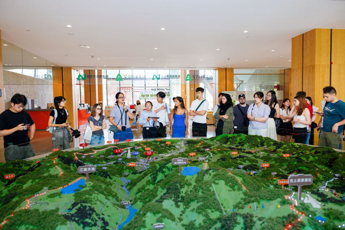 izhejiang's tweet photo. Green mountains, innovative bamboo products, cultural heritage — students from 14 countries saw a vibrant Zhejiang in Anji. https://t.co/t8jUd14x70