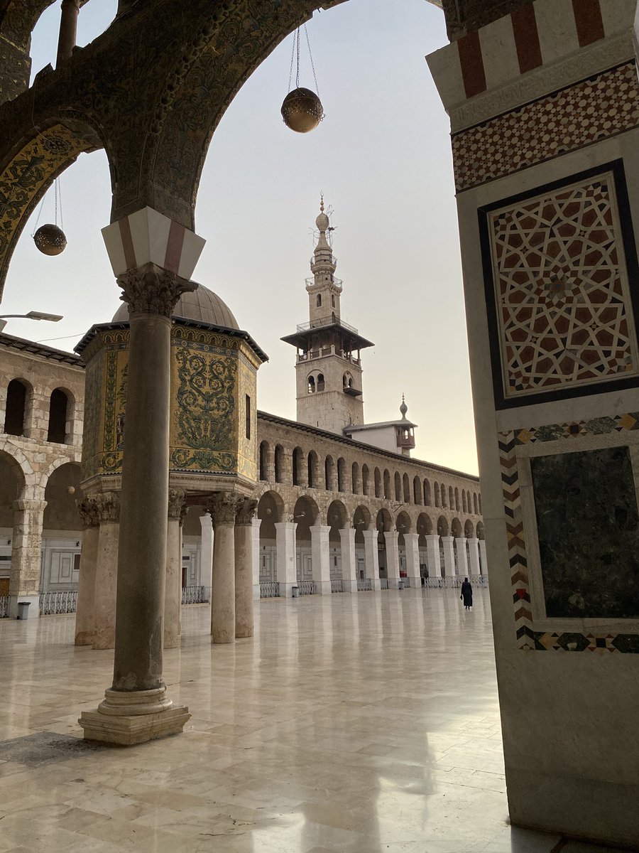 Mecra's tweet photo. Gün doğarken Emevî Camii... 

📷 Taha Kılınç https://t.co/U5I5BytsLy