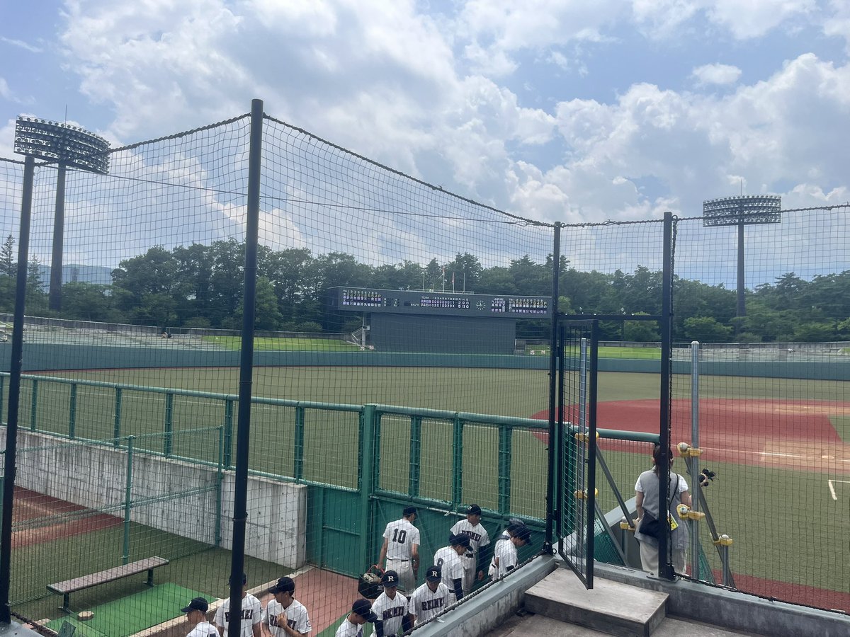 yyy_0082's tweet photo. 今日は北嶺応援に
ここまでのし上がって来た北嶺を褒めてあげたい次の世代にバトンが渡される
今後は北嶺と学石は因縁の試合になるんじゃないのかなと思います
学石の皆んなありがとう
ここまで成長が出来たのは聖光学院、学法石川の皆んなが居たからここまでやれて来たんじゃないのかなと思います https://t.co/eBKsCe21yh