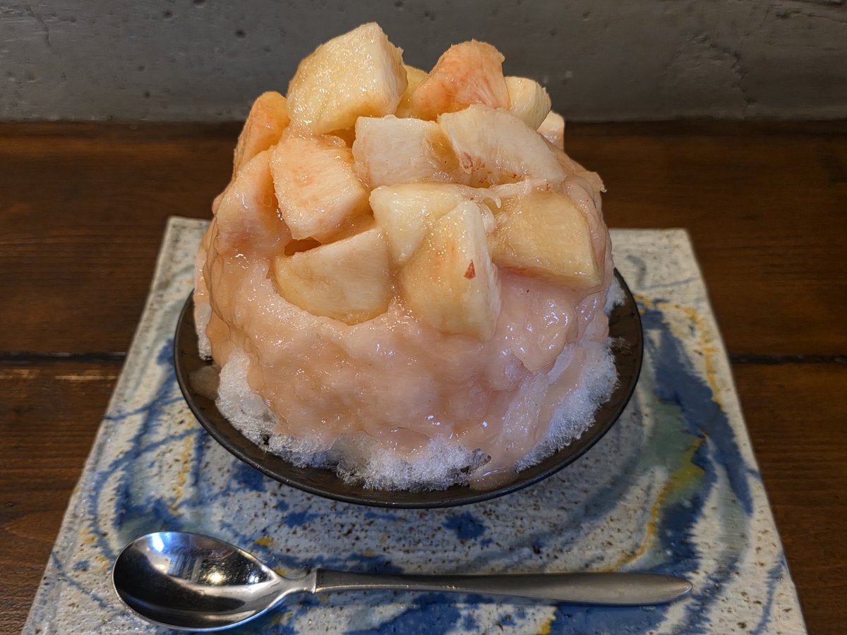 HINAMASYO339's tweet photo. 2026桃初めはこちら！

待ち無し2分で着氷して、多分過去最早笑
素晴らしい😊

桃シーズン1回は食べておかないとな一品🍑
昨シーズンはこんなに果肉入ってたっけ？ってくらい全開でした！甘いし程よい歯ごたえで満足😋 https://t.co/PR6gOv8jCr