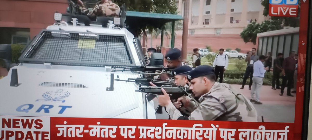 Raviraebarely's tweet photo. @dhruv_rathee Looks like terrorist are coming.
No no indian student's are coming. https://t.co/9x7vFxVhtN