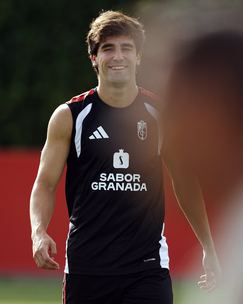 Granada CF ❤️⚪️ tweet media