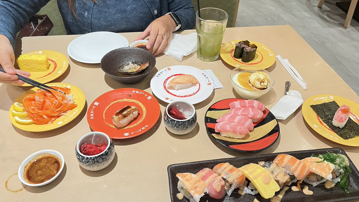 n0tzii's tweet photo. sushi date with kaka tacaaa👩🏻‍🤝‍👨🏼 https://t.co/dDz5fLblSM