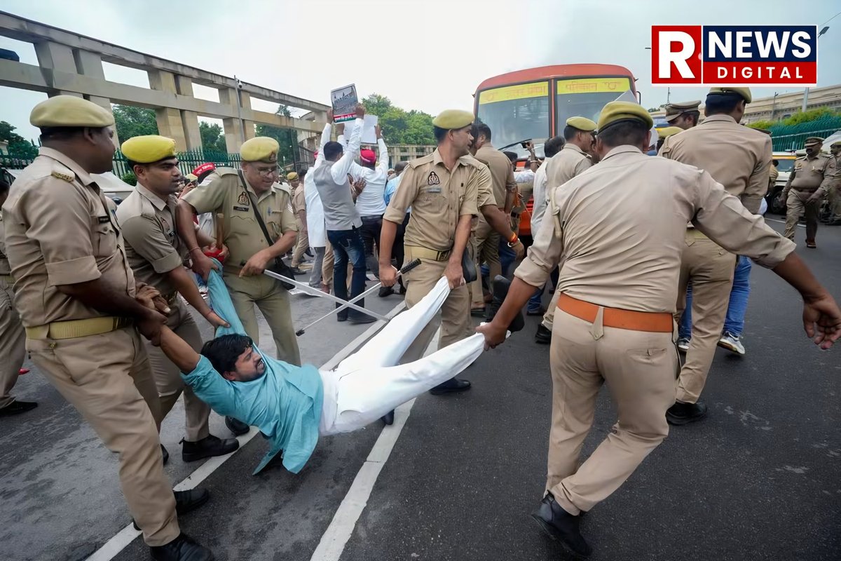 DainikSamachar7's tweet photo. #CJPProtest।  का ' संसद चलो मार्च, जंतर-मंतर से संसद जाने की कोशिश कर रहे प्रदर्शनकारियों पर पुलिस ने छोड़े आंसू गैस के गोले

#SonamWangchuk | #DelhiPolice | #AbhijeetDipke #RNewsDigital https://t.co/kdukNyGYqV