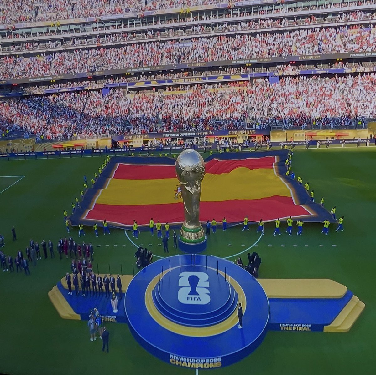 aay2020aay's tweet photo. 🇪🇸🏆 المنتخب الإسباني يحصل على لقب كأس العالم FIFA 2026

#كأس_العالم2026 https://t.co/B811v9tAPY