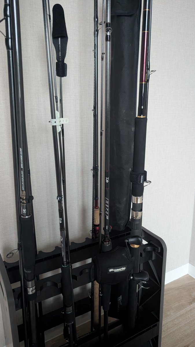 konoha_689's tweet photo. 新居に荷物搬入してて、ついにやりたかった自宅ロッドスタンドができました
うれしい https://t.co/ppd0UHOxBA