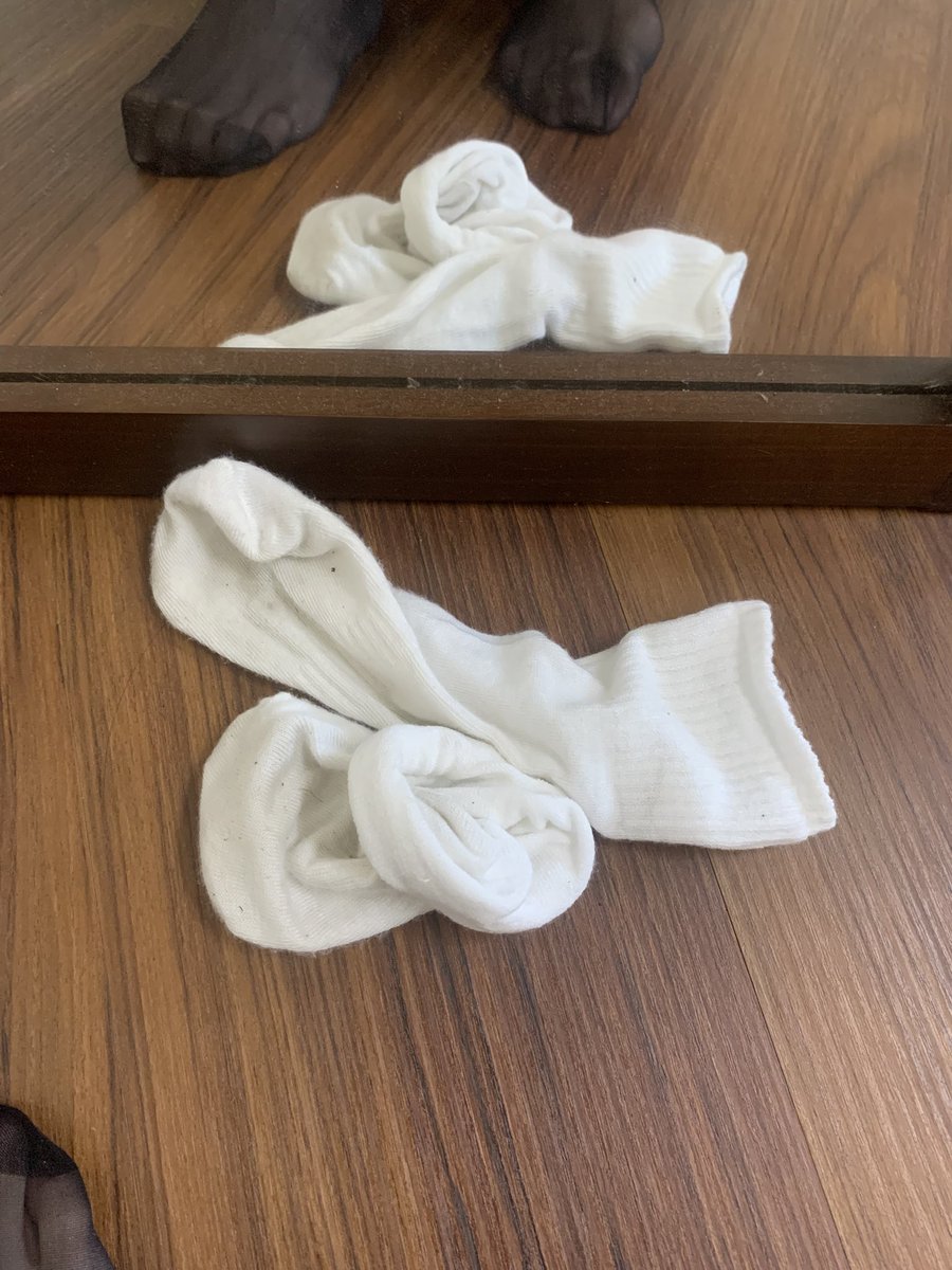 Ninizgim's tweet photo. 穿了一個禮拜白色臭襪襪，有點酸酸的😳
價格：800
加絲襪一起帶走1000
取貨後會付穿照呦～～

#原味  #足控 #腳控 #學生原味 #學生 #絲襪 #舞蹈襪 #舞蹈生 #舞蹈系 #原味襪子 #原味絲襪 #原味黑絲 #內褲 #原味內褲  #腳趾 #美足 #黑絲 #長靴 #脫靴 #靴子 #臭靴 https://t.co/k4TqdVOlrr